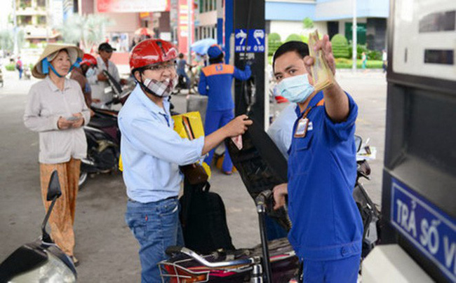 Xăng RON95 và E5 đồng loạt tăng giá trong chiều nay (8/5)